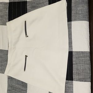 Zara white skirt zippers on front size s